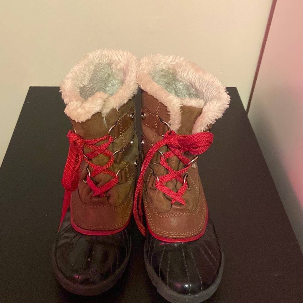 Anne Klein fur inside rain/ snow boot